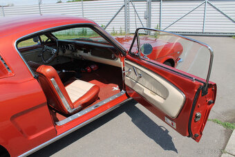 1966 Ford Mustang Fastback 289 V8, manuál, perfektní stav - 17