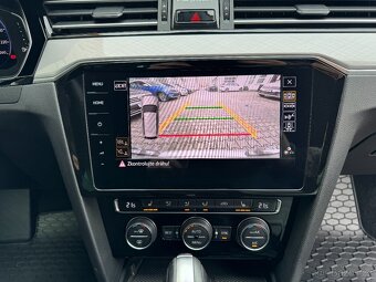 VW Passat B8 2.0 TDI 110kW DSG tažné ACC ERGO Navi Kamera - 17