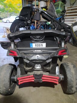 Elektrické autíčko CAN-AM Maverick
nová verze s baterií - 17