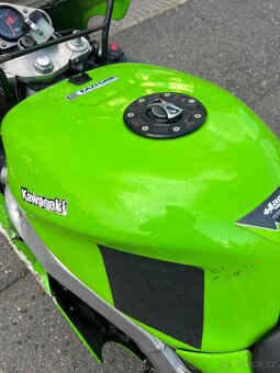 Kawasaki zx7r - 17
