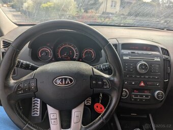 Kia Ceed SW RV 2010 - 17
