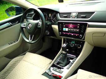SUPERB COMBI 2.0 TDi DSG,5/2019,164tis.km,LED,Ťažné,Výhrev - 17