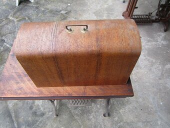 Šicí stroj SINGER , MINERVA - 17