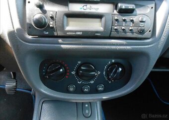 Renault Clio 1,2 16V 55 kW KLIMA benzín - 17