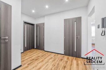 Pronájem nově zrekonstruovaného bytu 3+1 s lodžií, 72 m2, ul - 17
