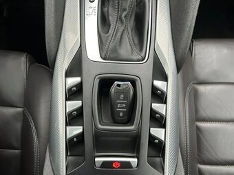 Citroën DS5, 2.0BHDI 180 AT6" SO CHIC"DS60 - 17