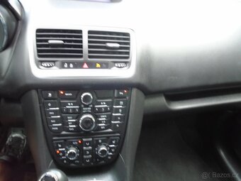 Meriva B,r.v.2016,navigace,100kw,disel 70900km,nosic na kola - 17