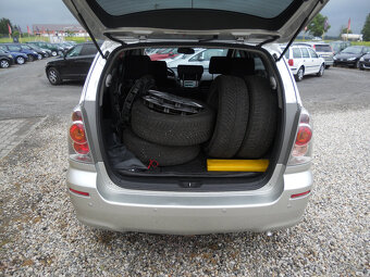 Toyota Corolla Verso 1.8 VVTi 95KW 7MístServiska - 17