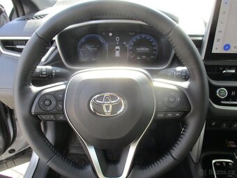 TOYOTA COROLLA CROSS AC STYLE TECH 2,0 HEV 4x4 DPH 2025 - 17