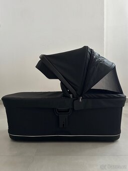 Thule Urban Glide 3 Black - 17