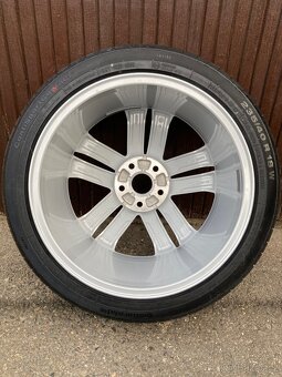 Vw R-line Alu r18,Kansas 235/40 18,letni pneu - 17