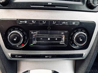 Škoda Octavia II Combi 2.0 TDI CR DPF RS DSG - 17