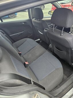 Opel Astra H, 1.6 benzín, r.v. 2008 - 17
