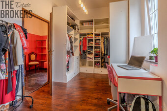 Prodej rodinného domu 270 m², pozemek 6025 m² - 17