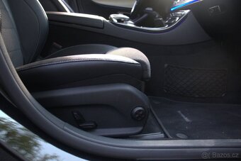 Mercedes-Benz E200 - 17