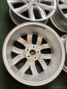 5x112 R18 Originál Alu VW Tiguan / Kingston - TOP STAV - 17