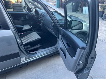 SUZUKI SX4 1.6i 88KW 4x4 1.MAJITEL 103000KM LETNÍ+ZIMNÍ ALU - 17