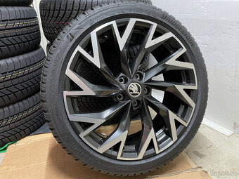 R.V 2024 NOVÁ ORIGINÁL ZIMNÍ SADA ŠKODA SUPERB 3,4 235/40/19 - 17
