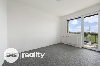 Prodej prostorného řadového domu 4+1 s garáží a zahradou – Č - 17