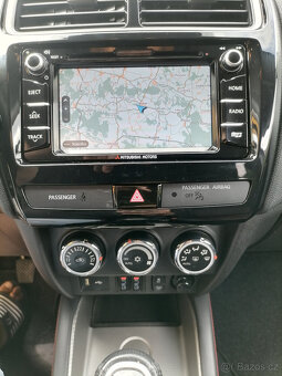 Mitsubishi ASX 1.6i 86kwDiamant40000kmNaviKameraVyhřSedPrSer - 17