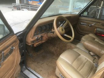 Jeep Grand Wagoneer 1985 5.9 - 17