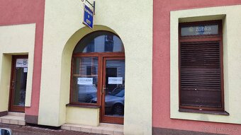 Pronajmu obchod v centru Pardubic - 20m2 - 17