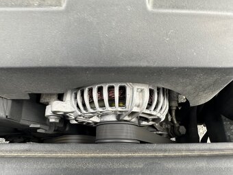Audi A4 1.9TDI sedan, 74 kW, r. v. 2003, 289.000 km - 17