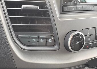 Ford Transit Custom L2H2 2.0TdCi/170koni - 2020 - 17
