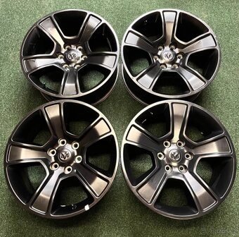 6x139.7 R20 Dodge RAM 1500 - ORIGINÁL Alu - černé - 17