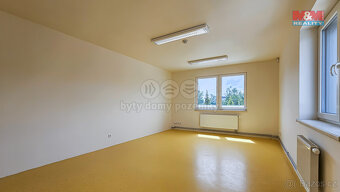 Pronájem kancelářského prostoru, 701 m², Praha - 17
