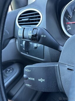 FORD FOCUS 1.6 - 17