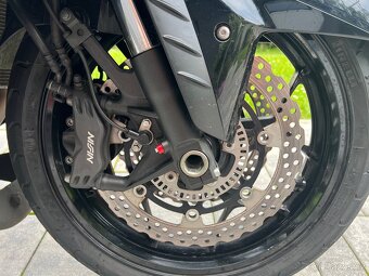 Kawasaki ZZR 1400 - 17