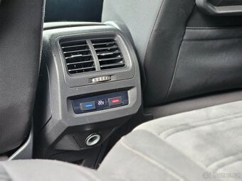 VW Touran HIGHLINE 2.0TDI 110kW DSG ACC LED ALCANTARA 2019 - 17
