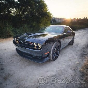 Dodge Challenger R/T 5.7 V8 HEMI - 17