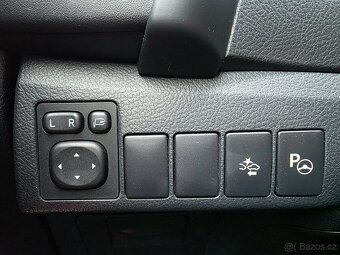 Toyota Auris Hybrid - 17