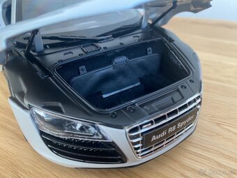 Audi R8 Spyder V10 Kyosho 1:18 - 17