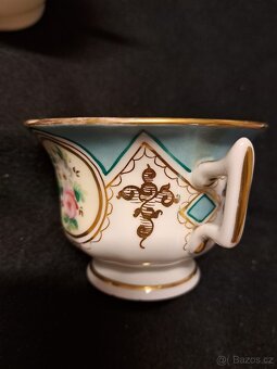 různý starožitný porcelán - 17