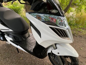 Kymco Grand Dink 300i - 17