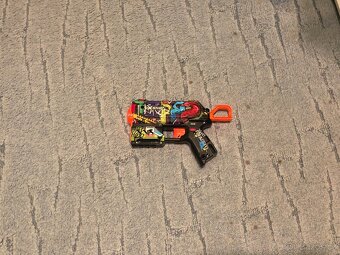 Kolekce Nerf blásterů - 17
