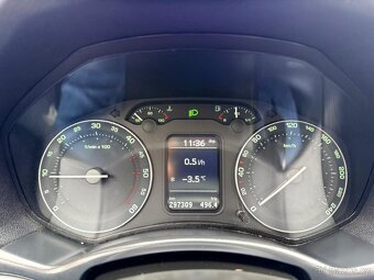 Škoda Octavia Scout II TDi - 17