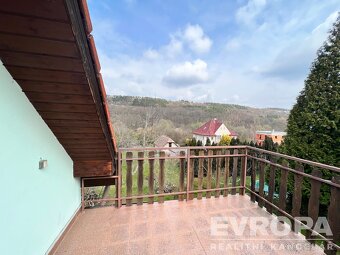 Zateplený vícegenerační rodinný dům s velkým rovinatým pozem - 17