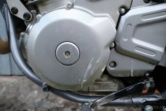 Suzuki DR 650 SE(SP46B) - 17
