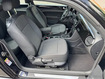 VW Beetle 1,2 TSI 77KW DESING-top stav-serviska, bez koroze - 17