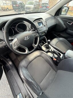 Hyundai ix35 2.0 CRDi 4x4 100 kW CZ 1. MAJITEL VELKÁ VÝBAVA - 17