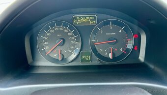 VOLVO 2.0D3 110KW 5VÁLEC MANUÁL KUŽE-XENON-NAVI-VYHŘEV - 17