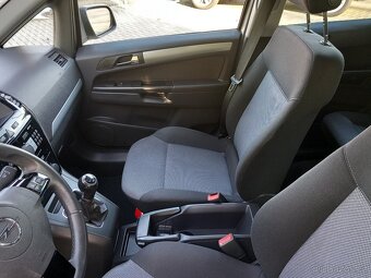 Opel Zafira 1.6i TAŽNÉ 7 MÍST 2010 BEZ KOROZE - 17