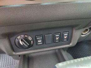 Nissan Navara 2,5 DCi 4x4 - 17