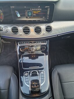 Mercedes-Benz E220d, kombi, panorama, Webasto, tažné, kůže - 17