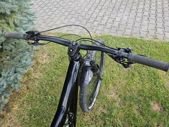29" celoodpružené horské hliníkové kolo CANNONDALE, rám M - 17