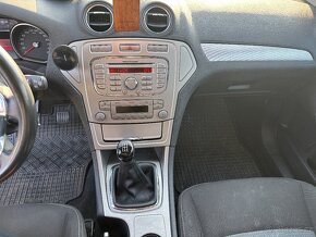 Ford Mondeo 2.0i AUT KLIMA - 17